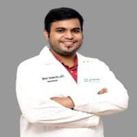 Dr Palmoor Santosh, a specialist endodontist at one of the best dental clinic in Medavakkam, Chennai